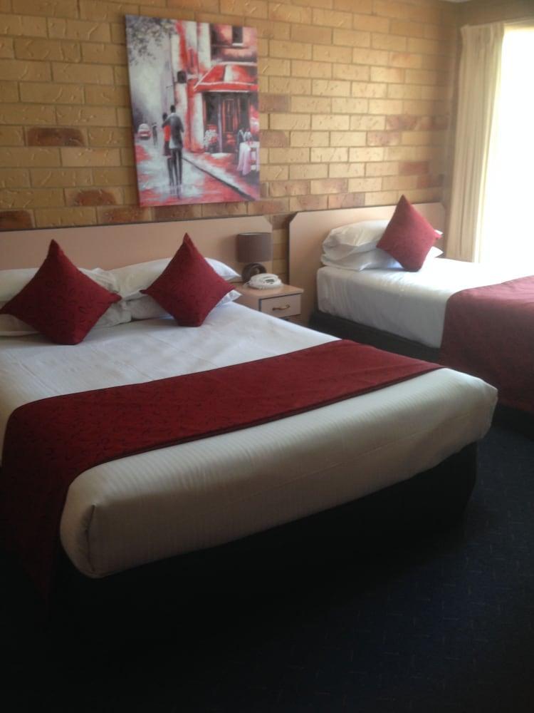 North Parkes Motel Exterior photo