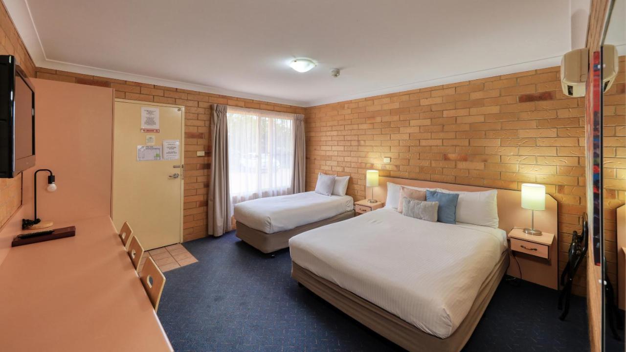 North Parkes Motel Exterior photo