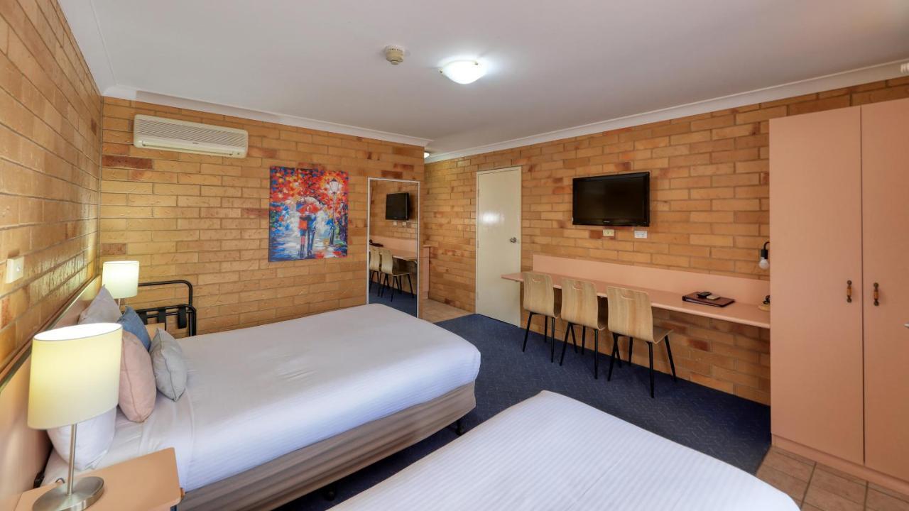 North Parkes Motel Exterior photo