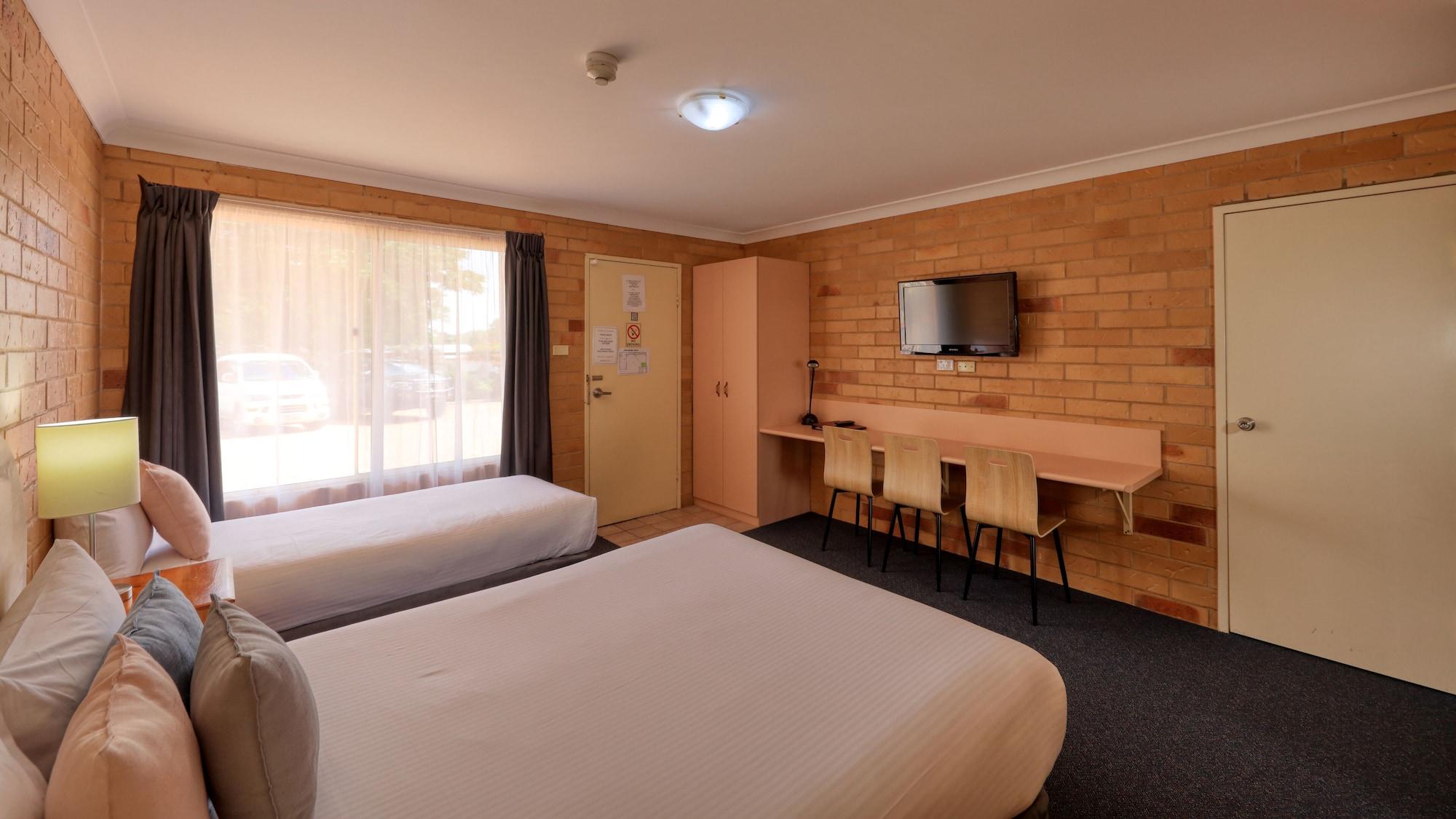 North Parkes Motel Exterior photo