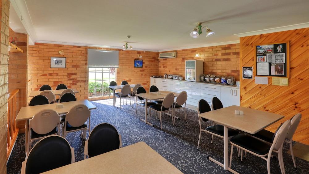North Parkes Motel Exterior photo