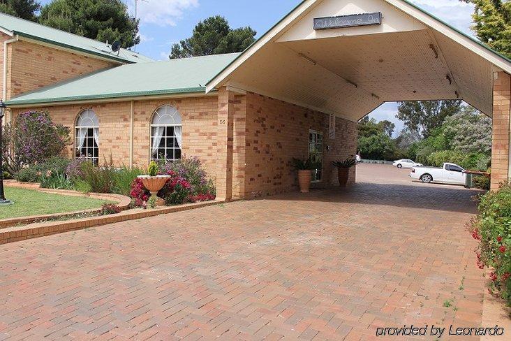 North Parkes Motel Exterior photo