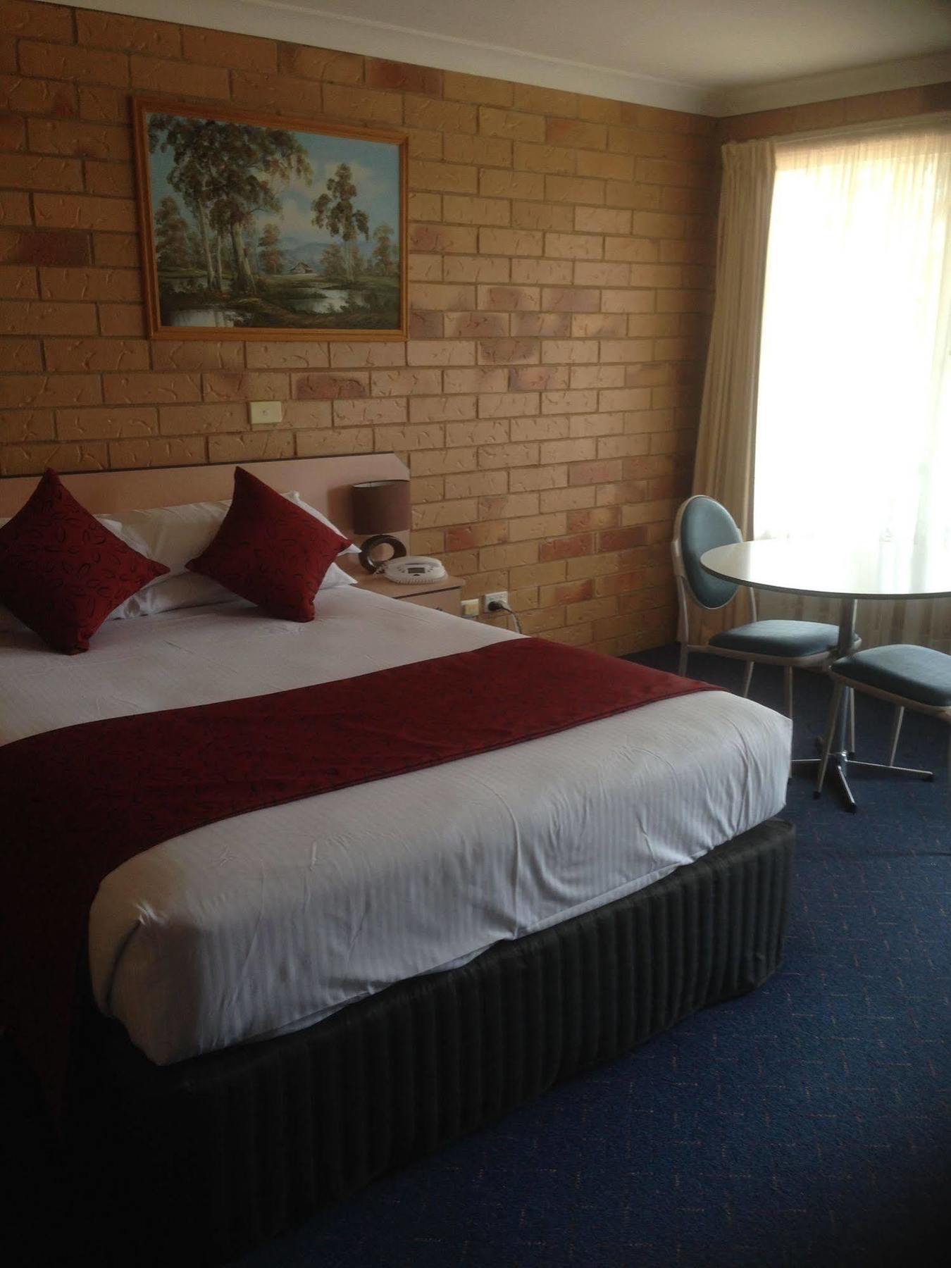North Parkes Motel Exterior photo